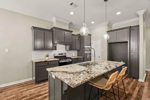 Kitchen - 1804 Maple Rdg, Benton, AR 72019 photo 4 of 5