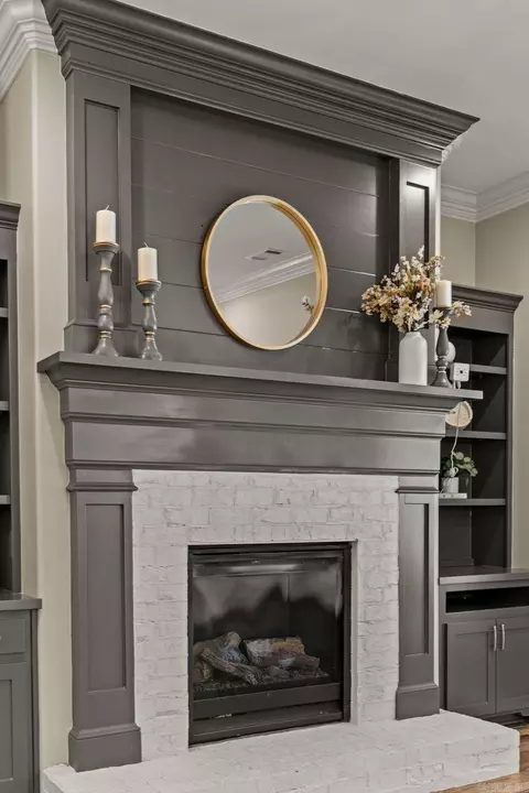 Living - 1804 Maple Rdg, Benton, AR 72019 photo 3 of 4