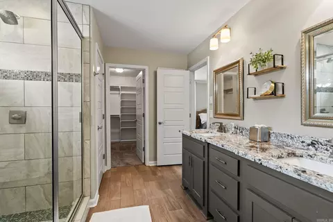 Bath - 1804 Maple Rdg, Benton, AR 72019 photo 3 of 5