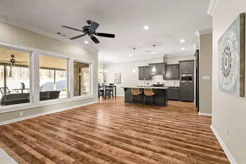 Living - 1804 Maple Rdg, Benton, AR 72019 photo 4 of 4