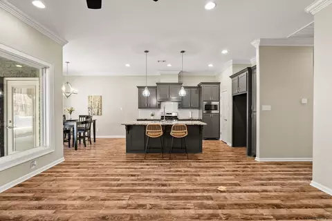 Entry Way - 1804 Maple Rdg, Benton, AR 72019 photo 2 of 3
