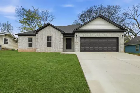 303 12 N West St, Morrilton, AR 72110