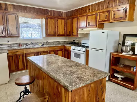 Kitchen - 597 Sixteenth Section Rd, Mcrae, AR 72102 photo 2 of 2