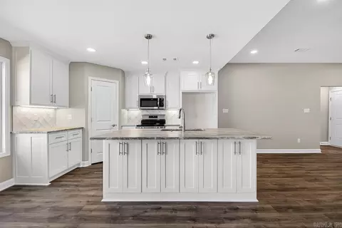 Kitchen - 1117 Duke Dr, Bauxite, AR 72011 photo 1 of 3