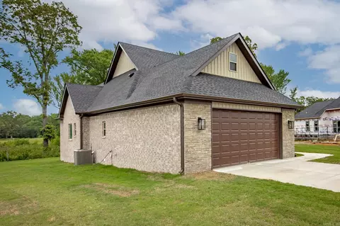 102 Michael Dr, Beebe, AR 72012 photo 2