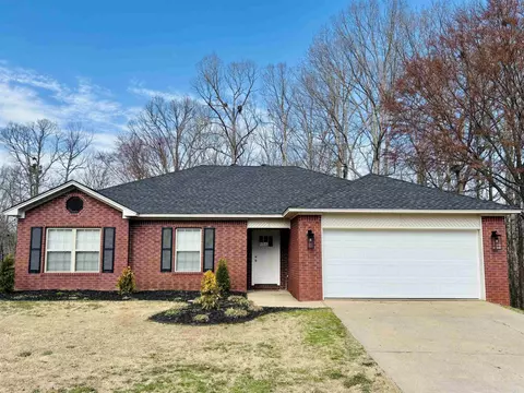 1004 Norwich Dr, Benton, AR 72019