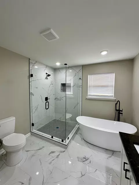 Bath - 113 Walnut St, Cabot, AR 72023 photo 2 of 5