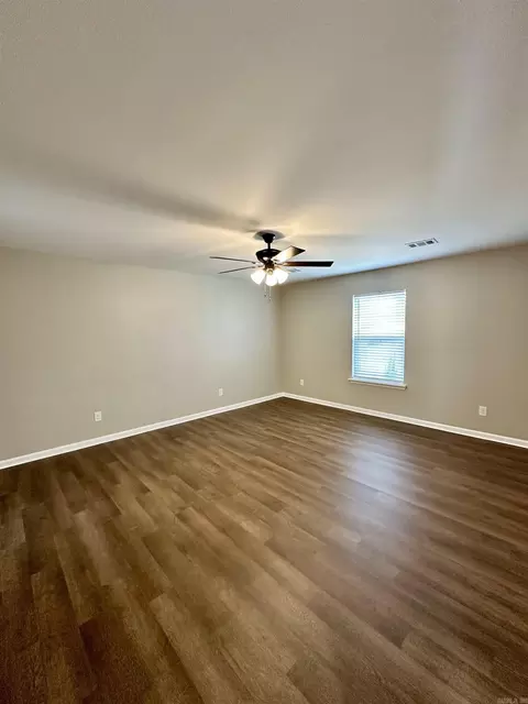 Living - 113 Walnut St, Cabot, AR 72023 photo 4 of 5