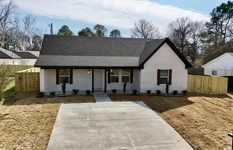 113 Walnut St, Cabot, AR 72023