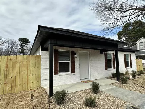 Exterior - 110 N Monroe St, Cabot, AR 72023 photo 2 of 3