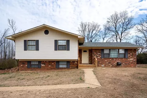 710 Jefferson Dr, Jacksonville, AR 72076