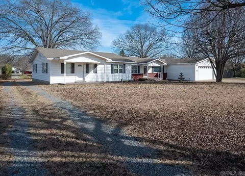 Exterior - 8237 Zuber Rd, Benton, AR 72019 photo 2 of 12