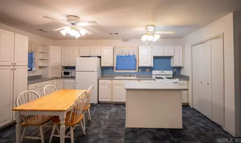 Kitchen - 8237 Zuber Rd, Benton, AR 72019 photo 2 of 2