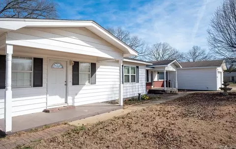 Exterior - 8237 Zuber Rd, Benton, AR 72019 photo 9 of 12