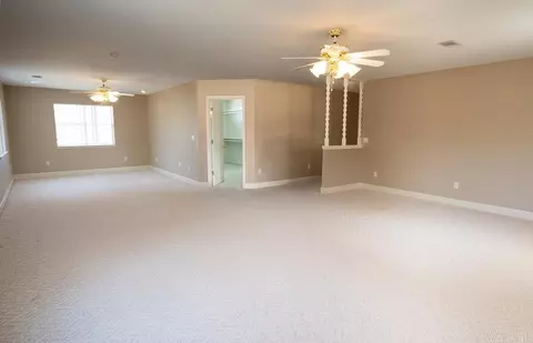 Living - 8237 Zuber Rd, Benton, AR 72019 photo 6 of 7