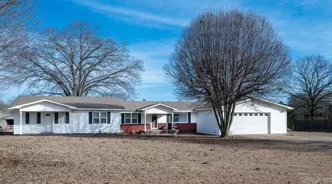 Exterior - 8237 Zuber Rd, Benton, AR 72019 photo 1 of 12