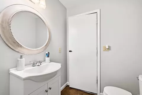 Bath - 401 Aden Ave, Haskell, AR 72015 photo 4 of 6
