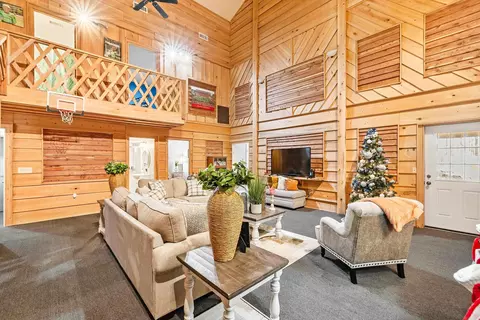 Living - 401 Aden Ave, Haskell, AR 72015 photo 4 of 7