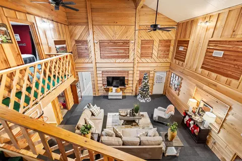 Living - 401 Aden Ave, Haskell, AR 72015 photo 7 of 7