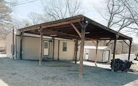 302 W Cedar St, De Valls Bluff, AR 72041