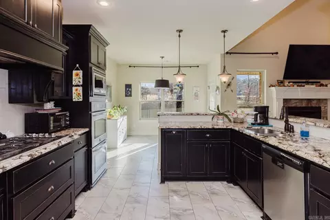 Kitchen - 3016 Olson Cir, Bryant, AR 72022 photo 2 of 6