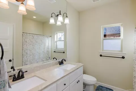 Bath - 3016 Olson Cir, Bryant, AR 72022 photo 4 of 4
