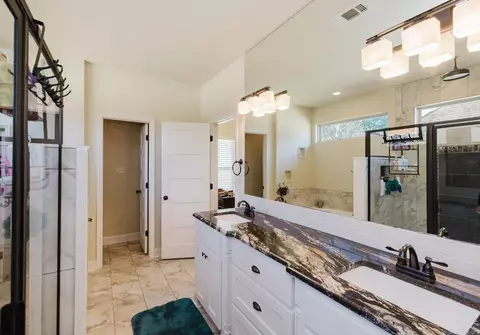 Bath - 3016 Olson Cir, Bryant, AR 72022 photo 2 of 4