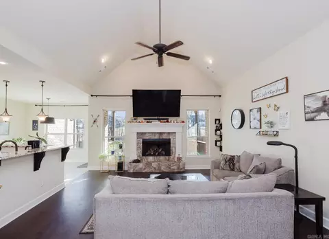 Living - 3016 Olson Cir, Bryant, AR 72022 photo 1 of 2