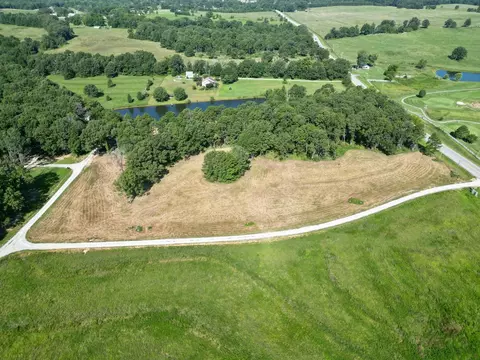 1011 Pin Hi Dr, Melbourne, AR 72556