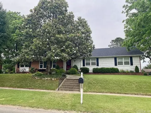 511 N 2nd St, Paragould, AR 72450