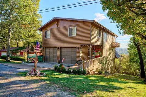 2 Goti Dr, Cherokee Village, AR 72529