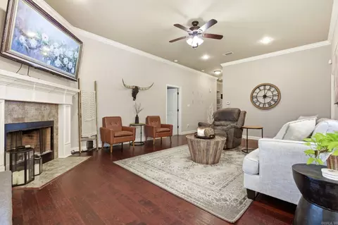 Living - 617 Joseph Dr, Alexander, AR 72002 photo 1 of 2