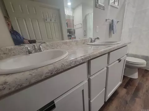 Bath - 5512 Bundy Dr, Alexander, AR 72002 photo 1 of 2