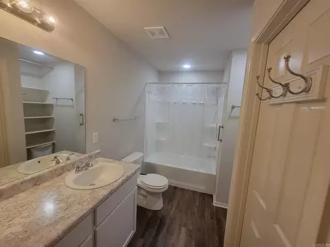 Bath - 5512 Bundy Dr, Alexander, AR 72002 photo 1 of 2