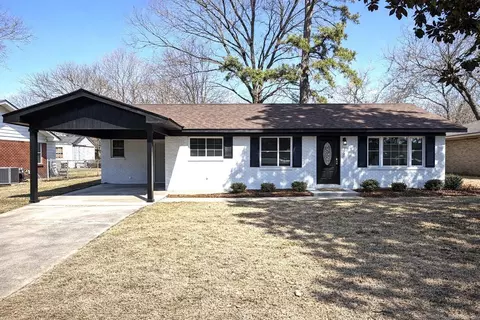 1603 Belmoor Dr, Pine Bluff, AR 71601