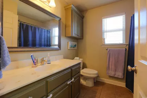 Bath - 108 Hunter Cir, Beebe, AR 72012 photo 1 of 2