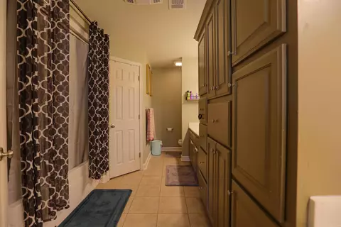 Entry Way - 108 Hunter Cir, Beebe, AR 72012 photo 1 of 1