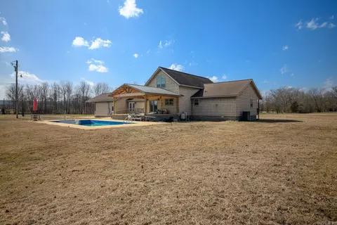 3 Doss Ln, Batesville, AR 72501