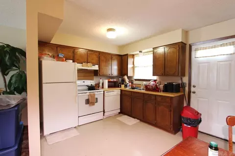 Kitchen - Oliver-bradley, Conway, AR 72034 photo 3 of 4