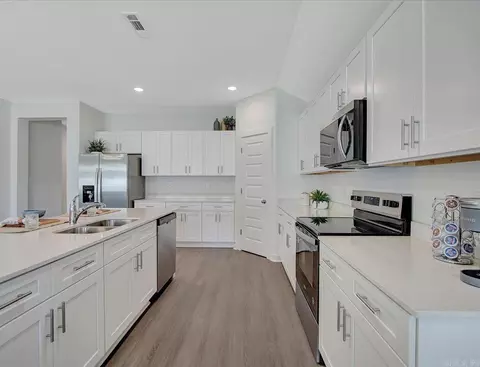 Kitchen - 57 Wolfsbridge Loop, Cabot, AR 72023 photo 3 of 6