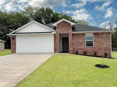 6320 Warwick Dr, Bryant, AR 72002