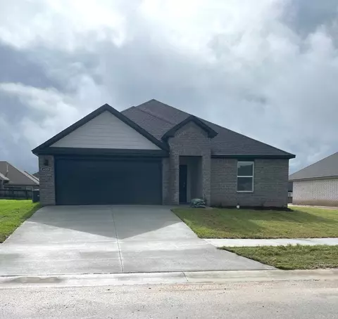 6320 Warwick Dr, Bryant, AR 72002 photo 1