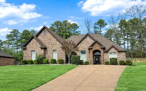 542 Scarlet Oaks Dr, Benton, AR 72019