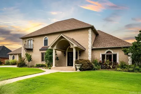 1760 Centennial Club Dr, Conway, AR 72034