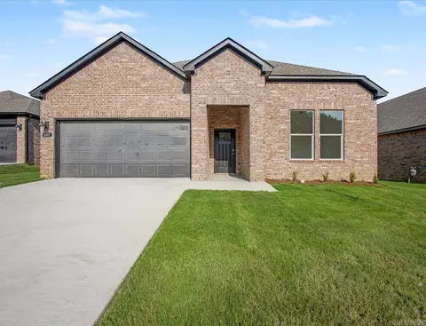 402 Lainey Dr, Maumelle, AR 72113