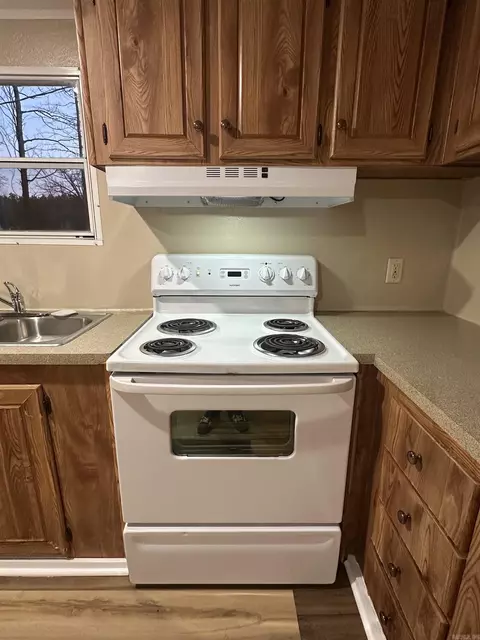 Kitchen - 9607 9603 Huntley Trl, Pine Bluff, AR 71603 photo 1 of 2