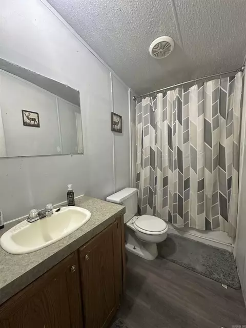 Bath - 9607 9603 Huntley Trl, Pine Bluff, AR 71603 photo 4 of 4