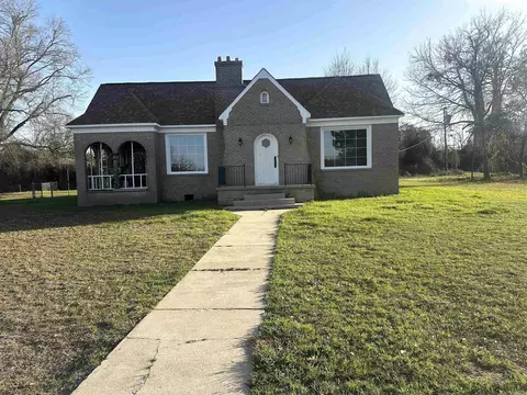 1406 E Main St, Atlanta, TX 75551