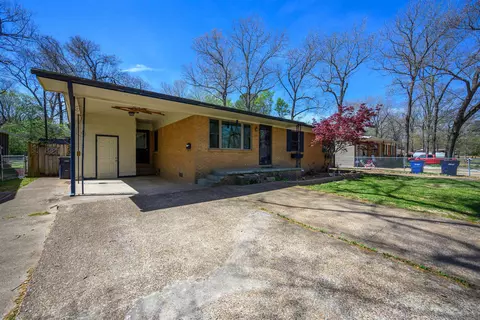 1775 Sun Valley Dr, Batesville, AR 72501