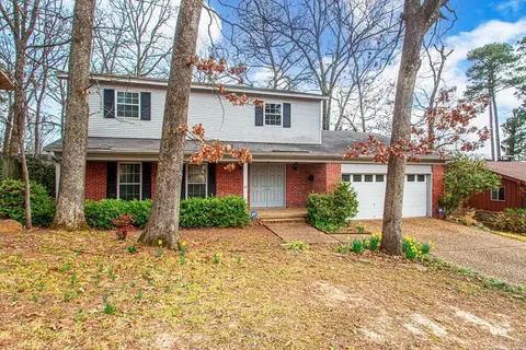 37 Coachlight Dr, Little Rock, AR 72227